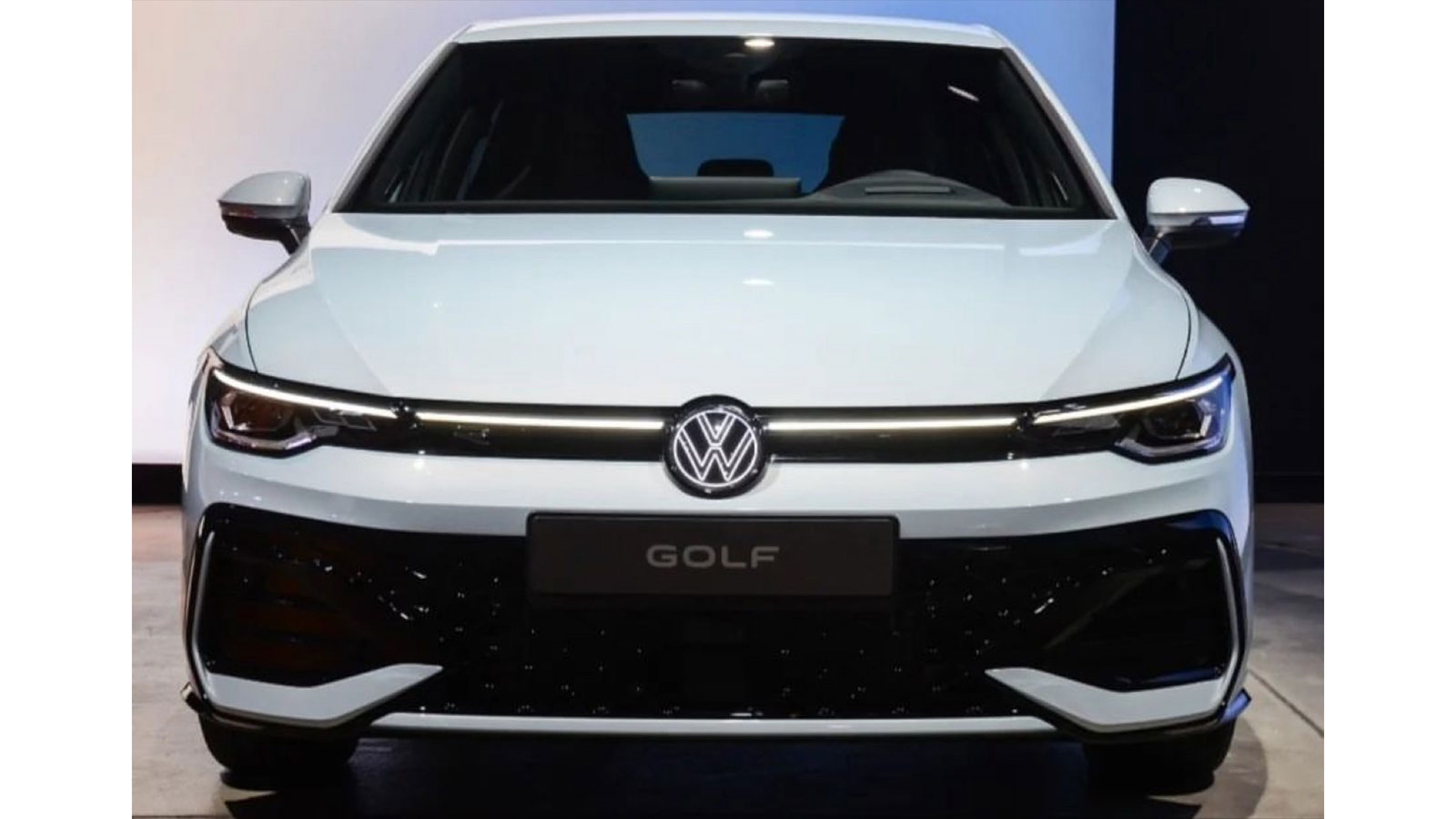 Η σπορτίφ έκδοση R-Line.

